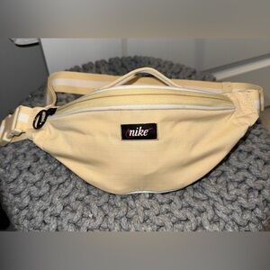 Nike Heritage Retro Hip Pack